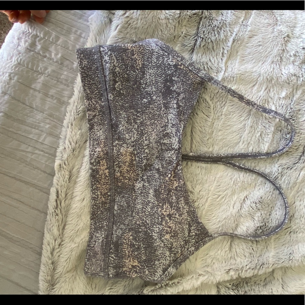 Lululemon sports bra